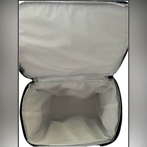 Samsung Insulated Backpack Cooler – Gray, Pre-Owned - Picture 3 of 8